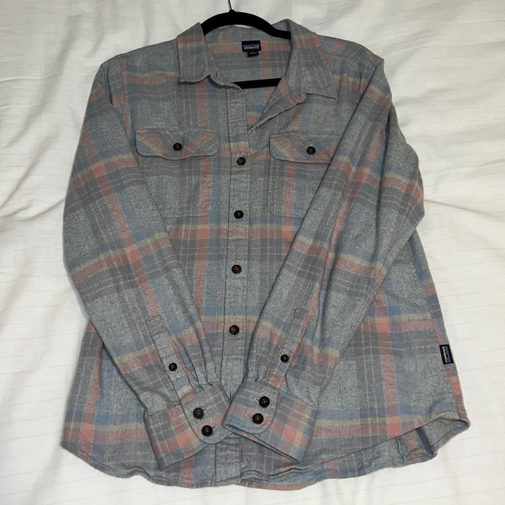 Patagonia Womens Long-Sleeved Organic Cotton Midweight Fjord Flannel Shirt